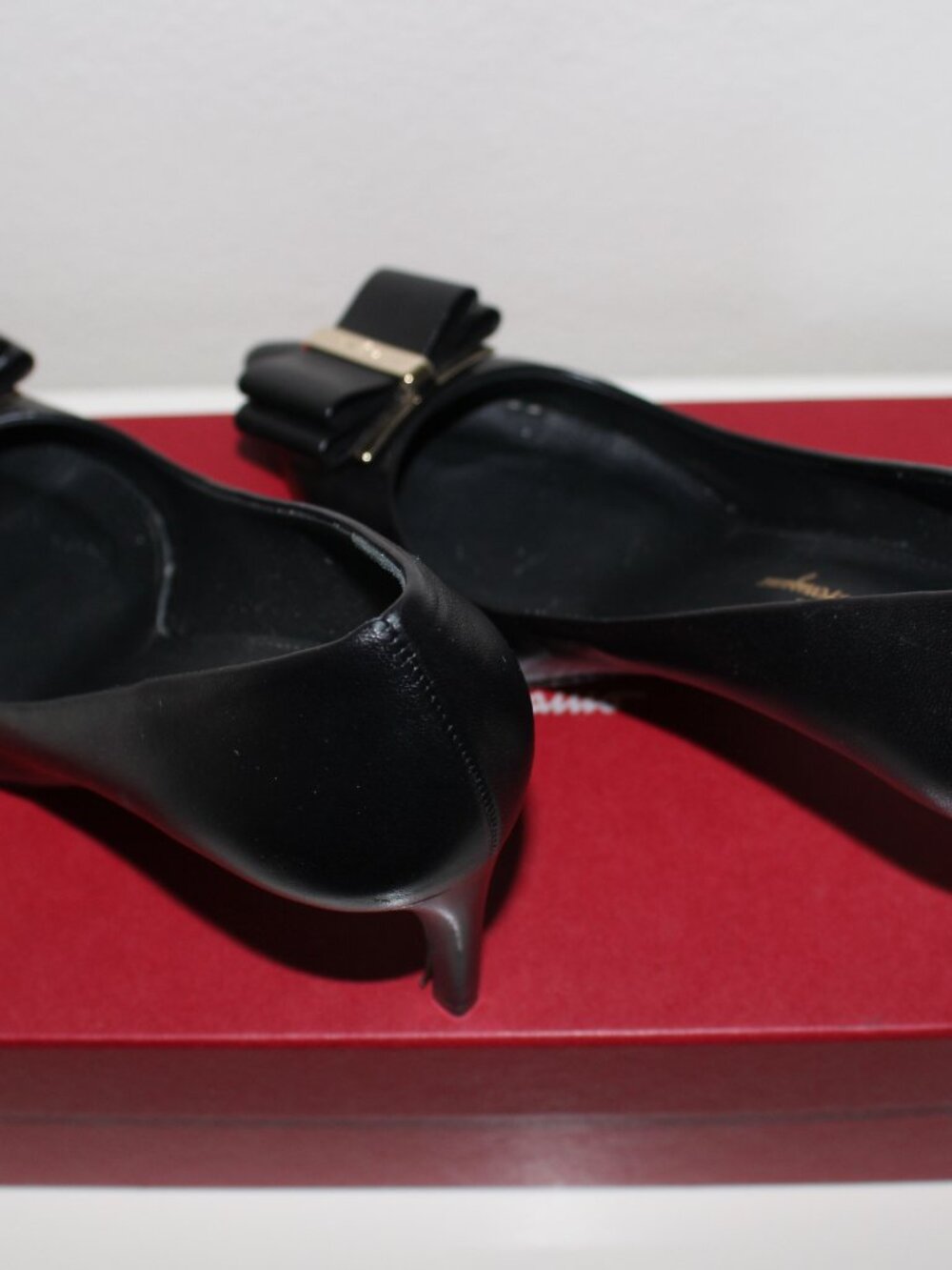 Salvatore Ferragamo  85mm Vara Bow pumps - Picture 10 of 16